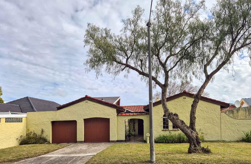 3 Bedroom Property for Sale in Glenhaven Western Cape